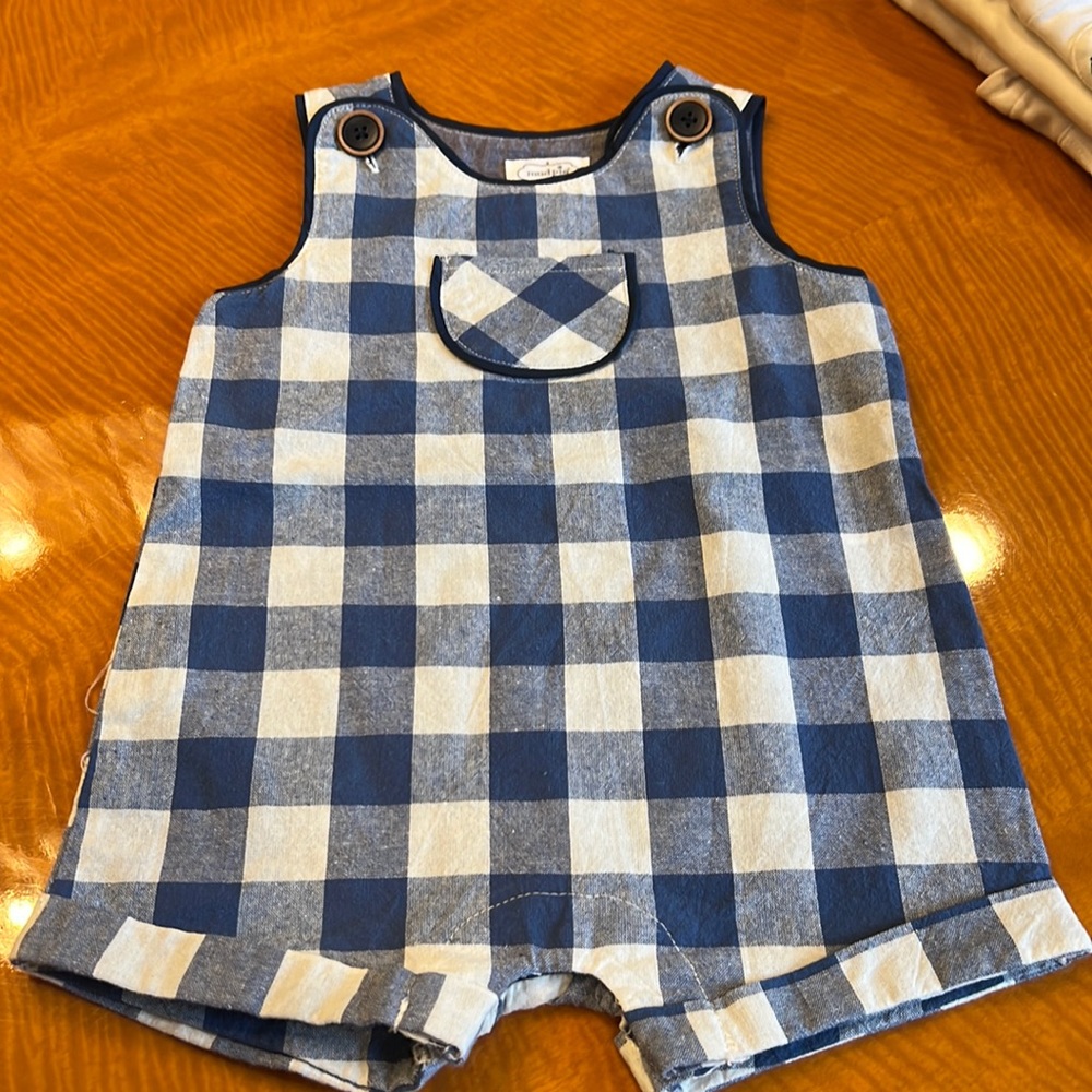 Mud pie excellent condition size 6-9 months